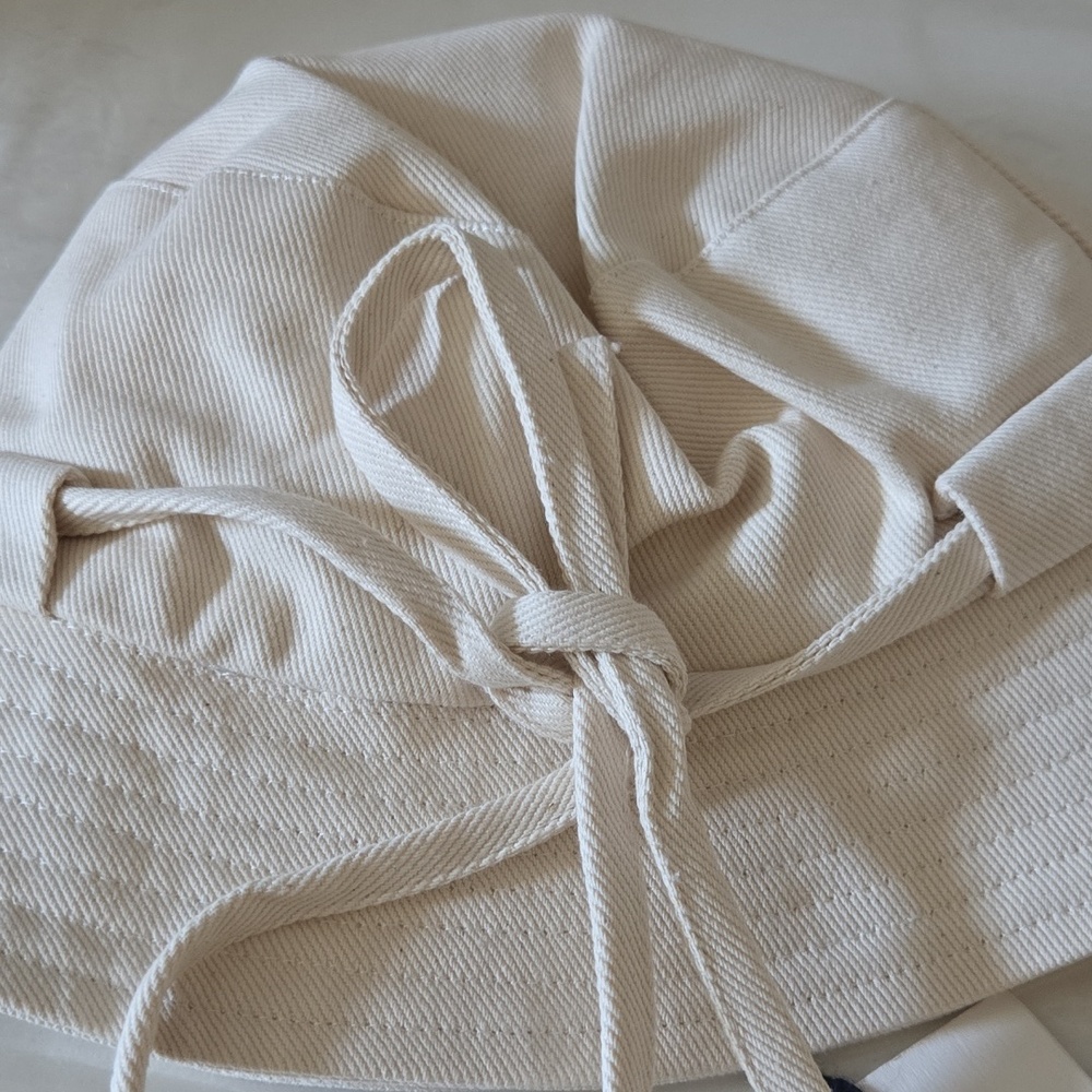 Jacquemus Bucket Hat - Picture 8 of 9